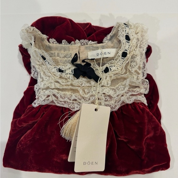 Rare! Doen Rondes Velvet Dress with Lace Trim - Picture 4 of 5